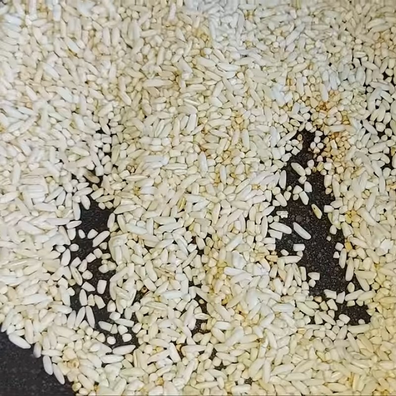 Gạo rang đã đạt màu sắc mong muốn