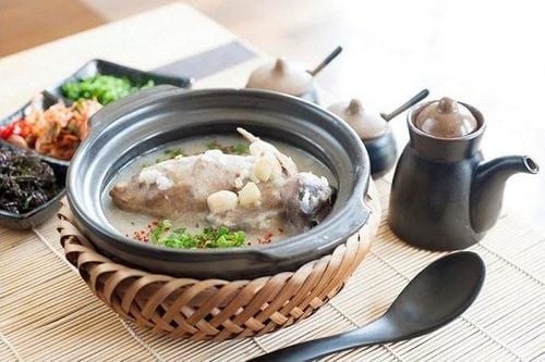 Cháo chim bồ câu là món ăn dặm bổ dưỡng, giàu protein và sắt cho bé