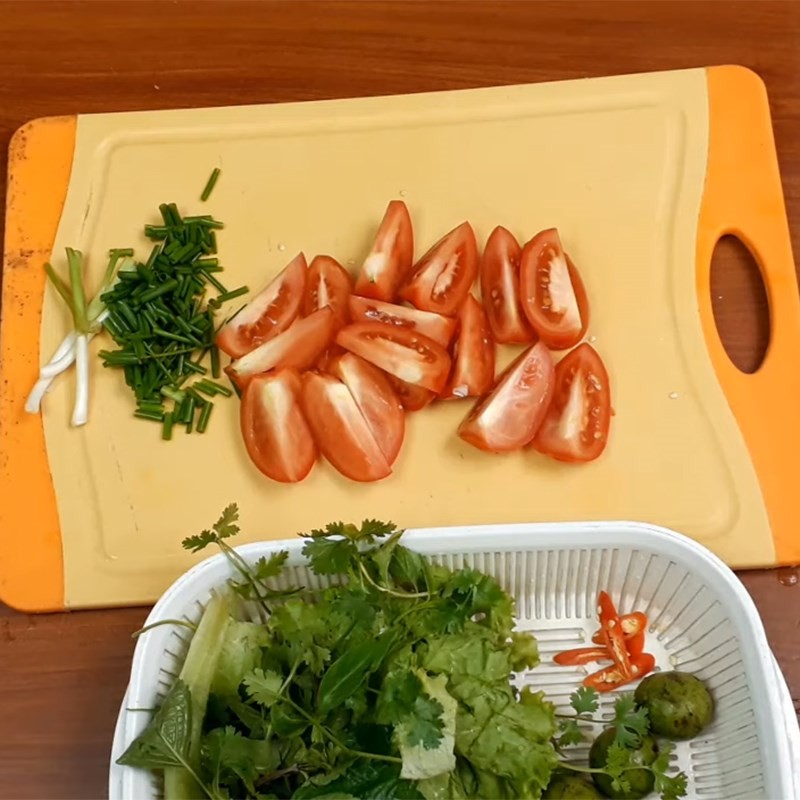 Sơ chế rau cải thảo cho lẩu lòng heo