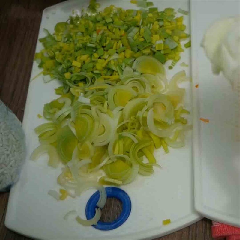 Sơ chế nấm rơm