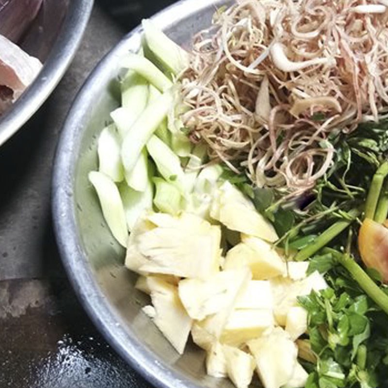Nước cốt me chua đậm đà đã lọc sẵn sàng làm tăng hương vị cho cá trôi ngon