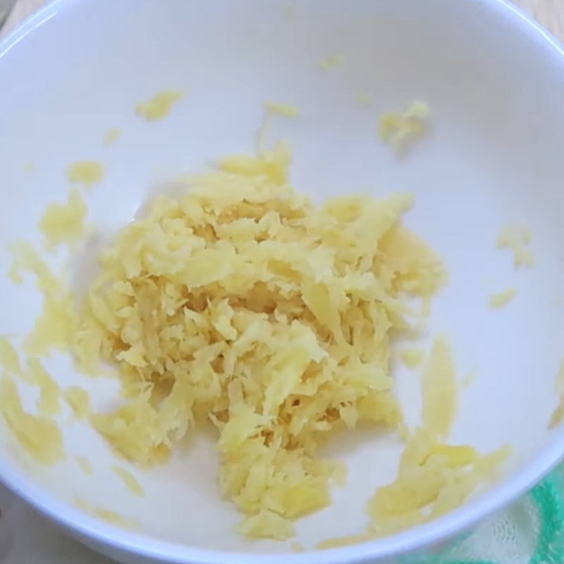 Sơ chế hành lá, thì là, rau ngổ cho món canh cá chép đậu đỏ