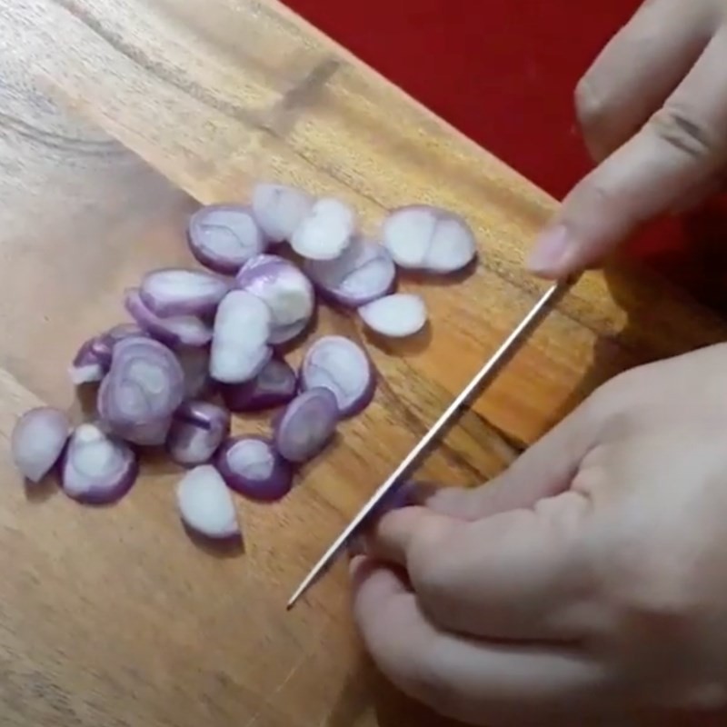Sơ chế củ sắn và củ cải muối đúng cách