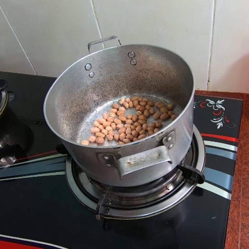 Cà rốt và hành tây cắt miếng đẹp mắt cho món gà nấu xí muội