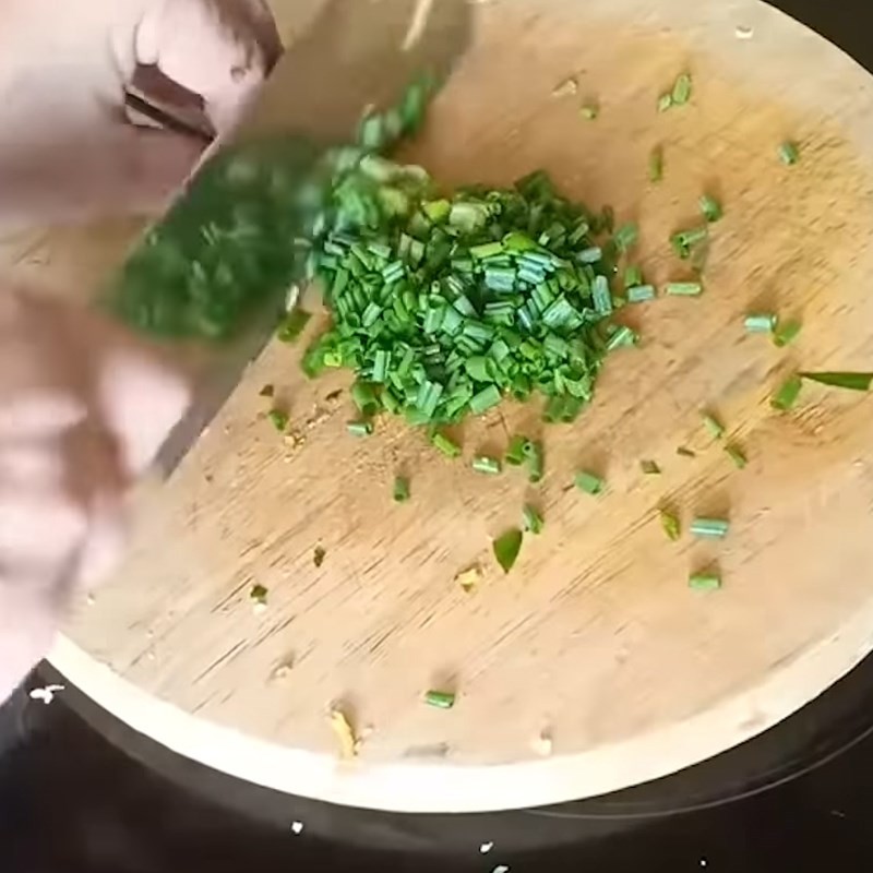 Sơ chế hành lá và ngò gai