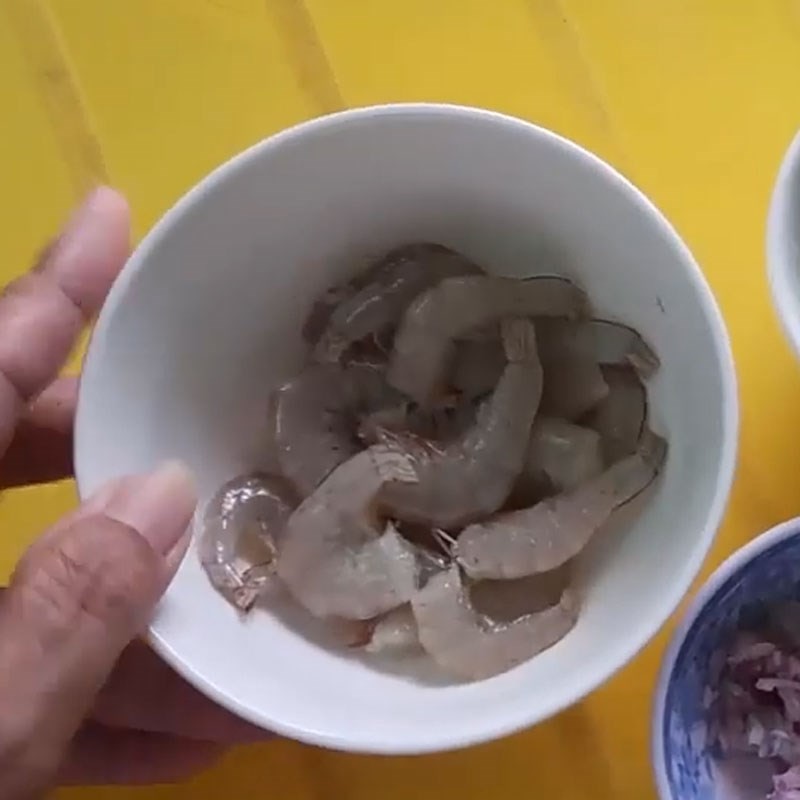 Sơ chế tôm tươi cho món canh su su
