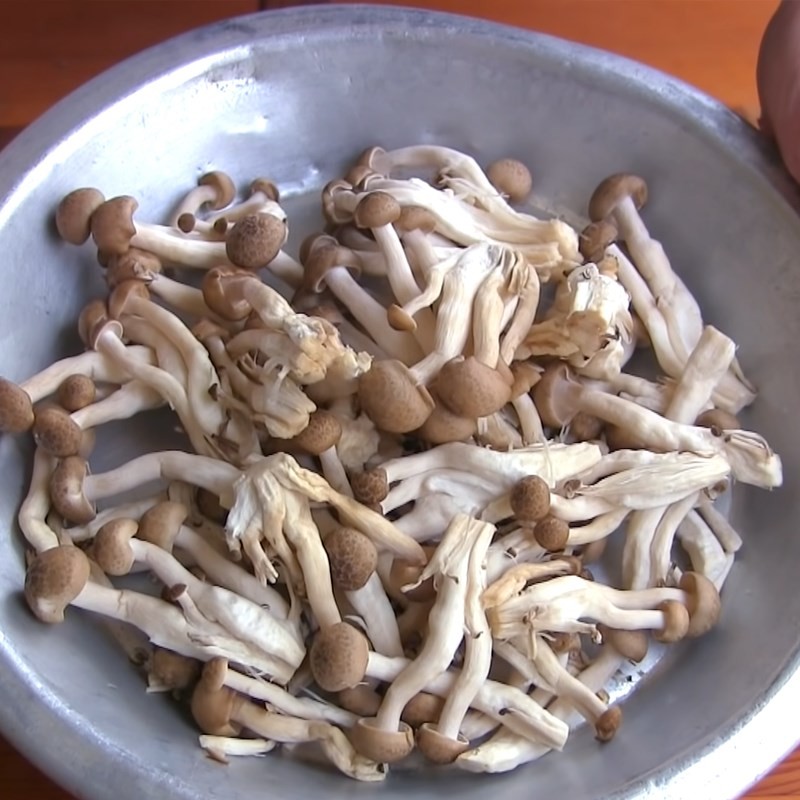 Nấm hải sản Shimeji đã sơ chế cho canh củ cải miso