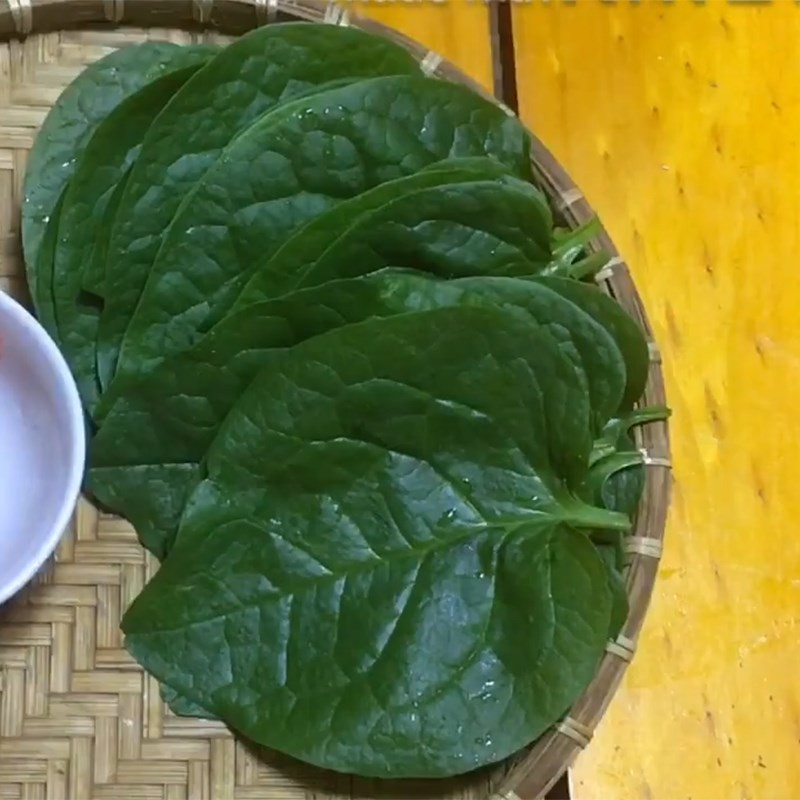 Sơ chế rau mồng tơi tươi xanh cho món cháo