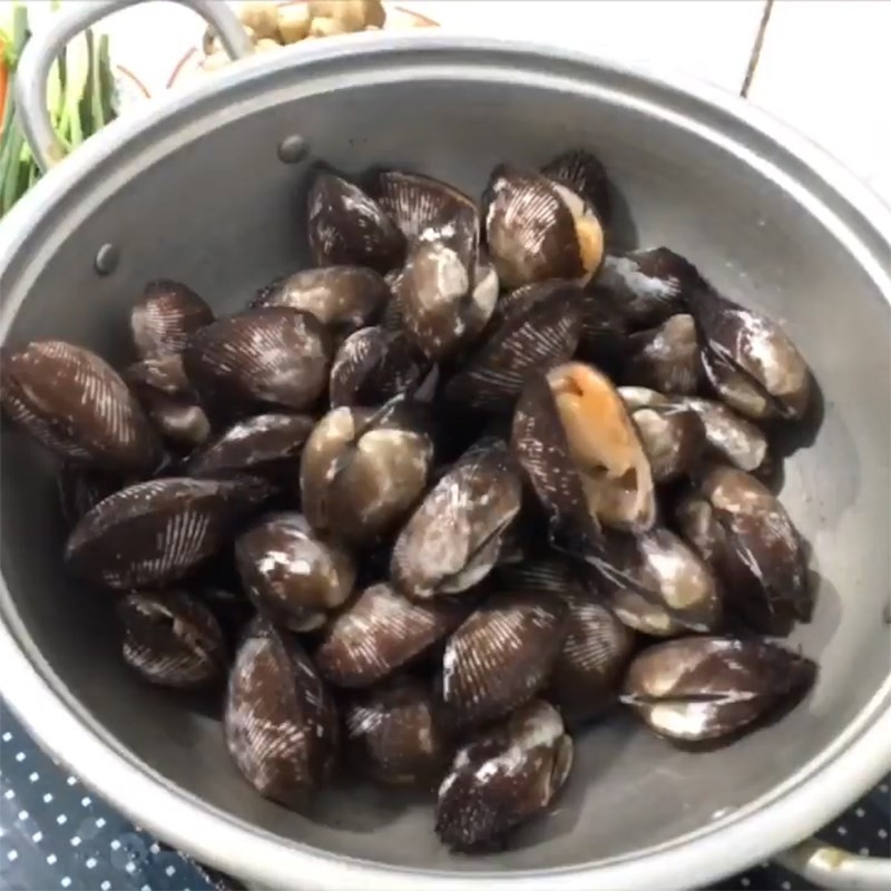 Sơ chế sò lông sạch cát để nấu cháo