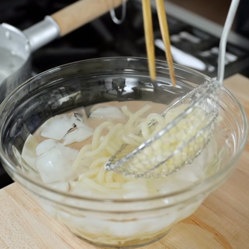 Tổng hợp các nguyên liệu tươi sống chuẩn bị cho món lẩu shabu shabu