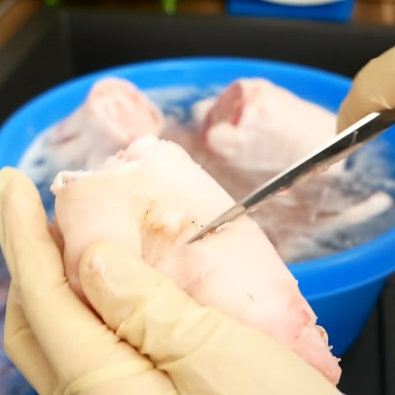 Bước 1 Sơ chế thịt heo Thịt kho rệu