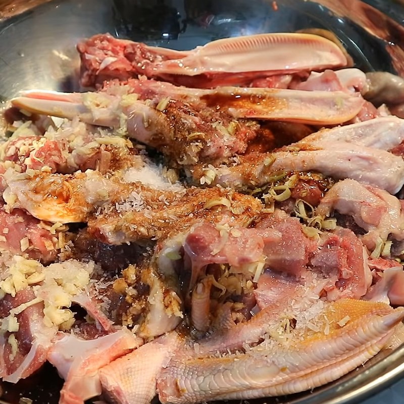 Sơ chế thịt vịt sạch cho món cà ri vịt sữa tươi