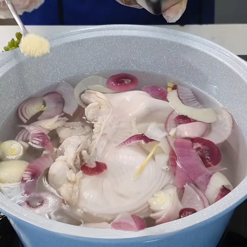 Bí quyết sơ chế bao tử và dồi trường gà cho món gà nấu bao tử