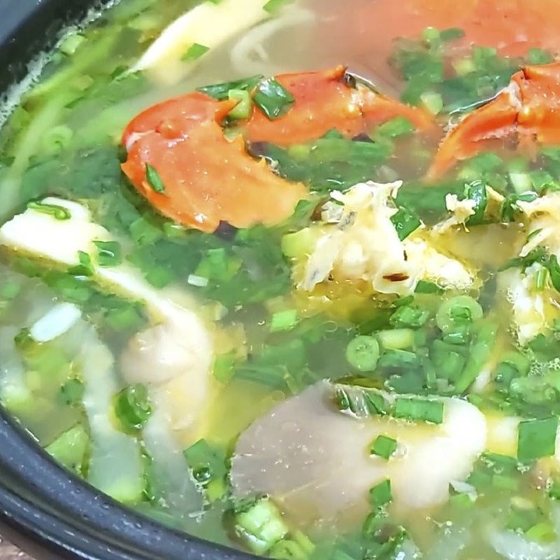 Món canh cua nấu bầu thơm lừng, thanh ngọt đã hoàn thành
