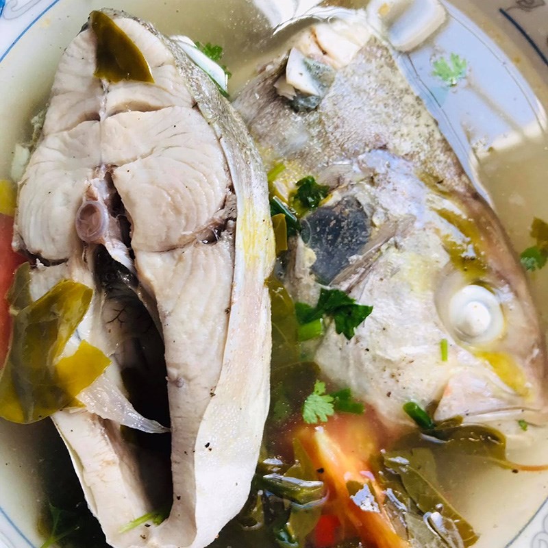 Thành phẩm canh cá cam nấu lá giang