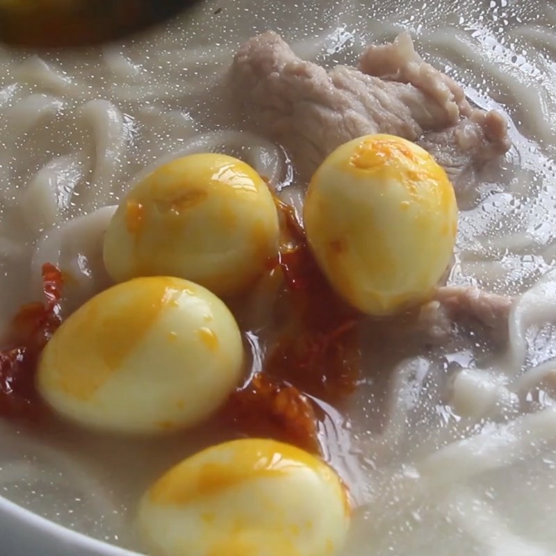 Tô cháo canh Nghệ An xương heo nóng hổi, hấp dẫn