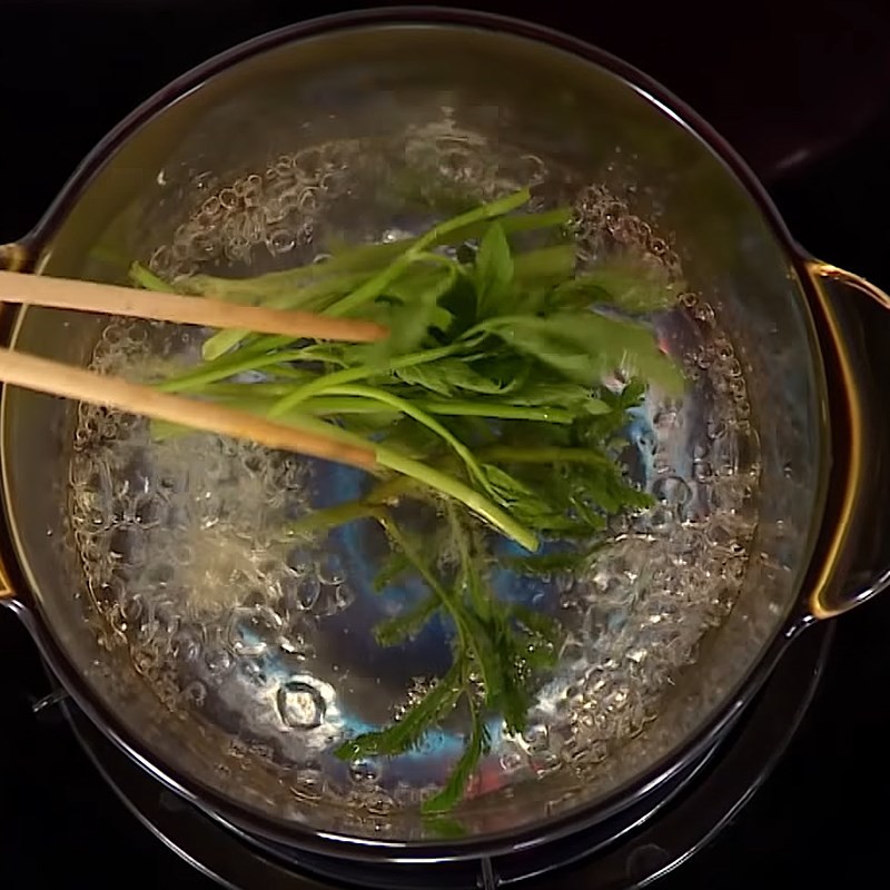 Cách nấu canh riêu cua miền bắc: Bày trí tô bún