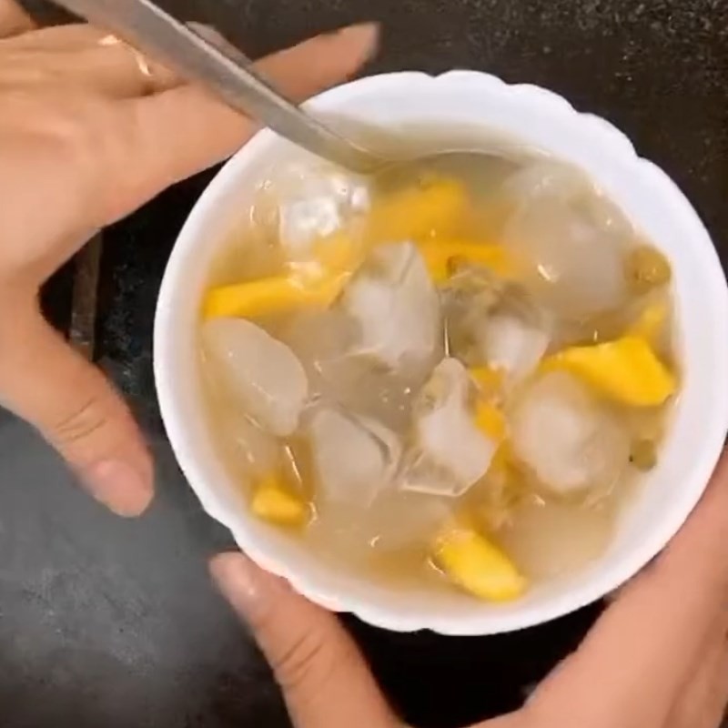 Bát chè mít đát đậu xanh bùi ngậy, món tráng miệng hấp dẫn