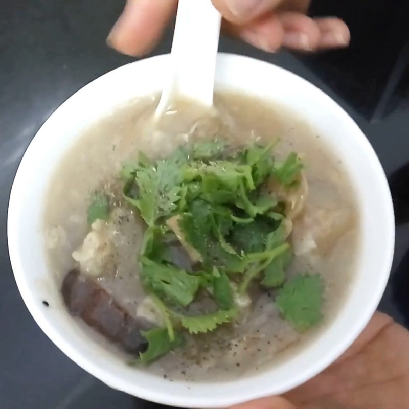 Món súp hải sâm bào ngư vi cá thơm ngon hấp dẫn đã hoàn thành