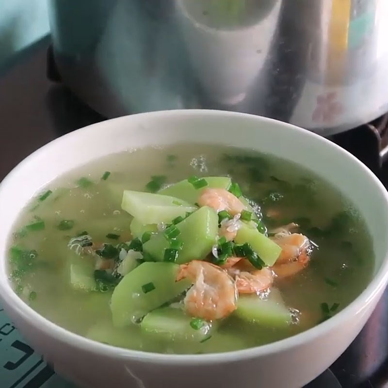 Thành phẩm canh su su tôm tươi hấp dẫn, phù hợp bữa cơm gia đình