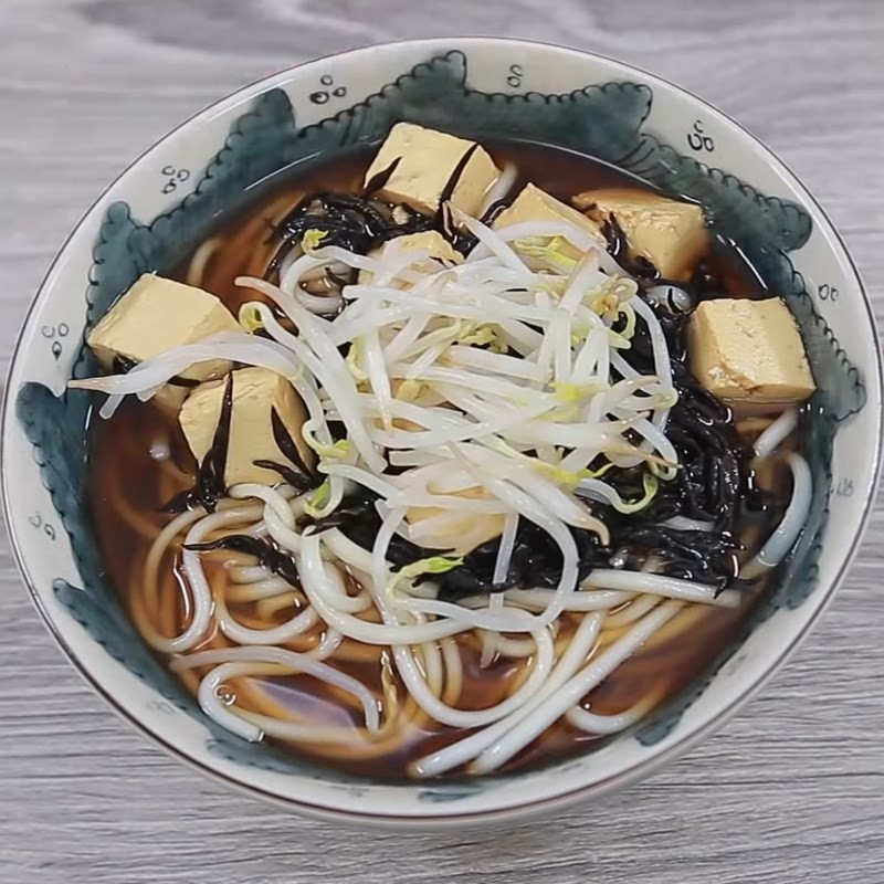 Thành phẩm món mì Udon rong biển hấp dẫn và thơm ngon