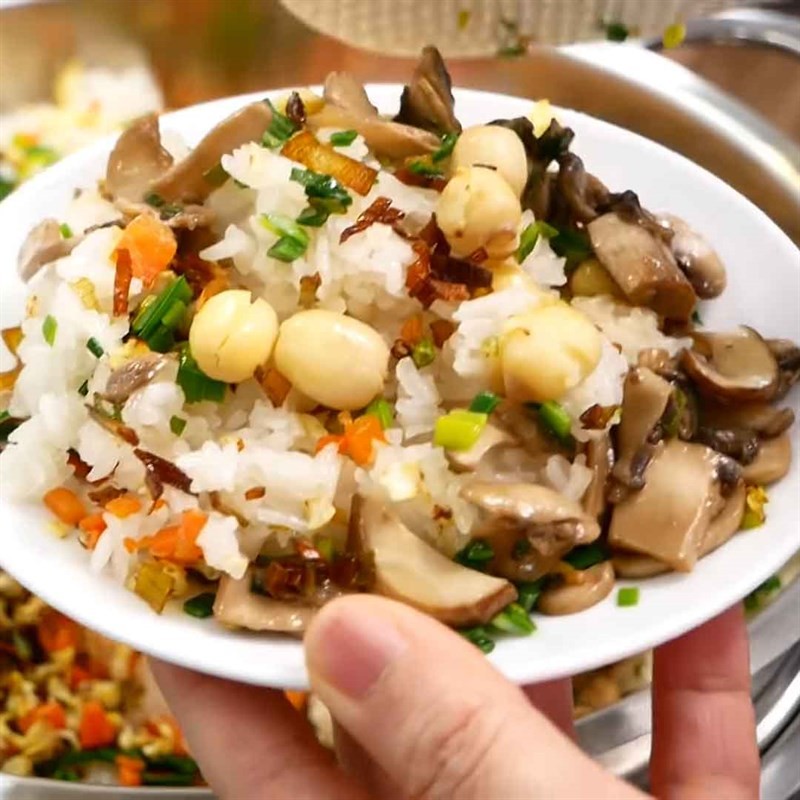Thành phẩm xôi mặn chay hạt sen nấm thơm lừng, dẻo bùi