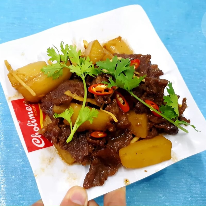 Món thịt bò kho củ cải trắng đã hoàn thành, thơm ngon và đậm đà