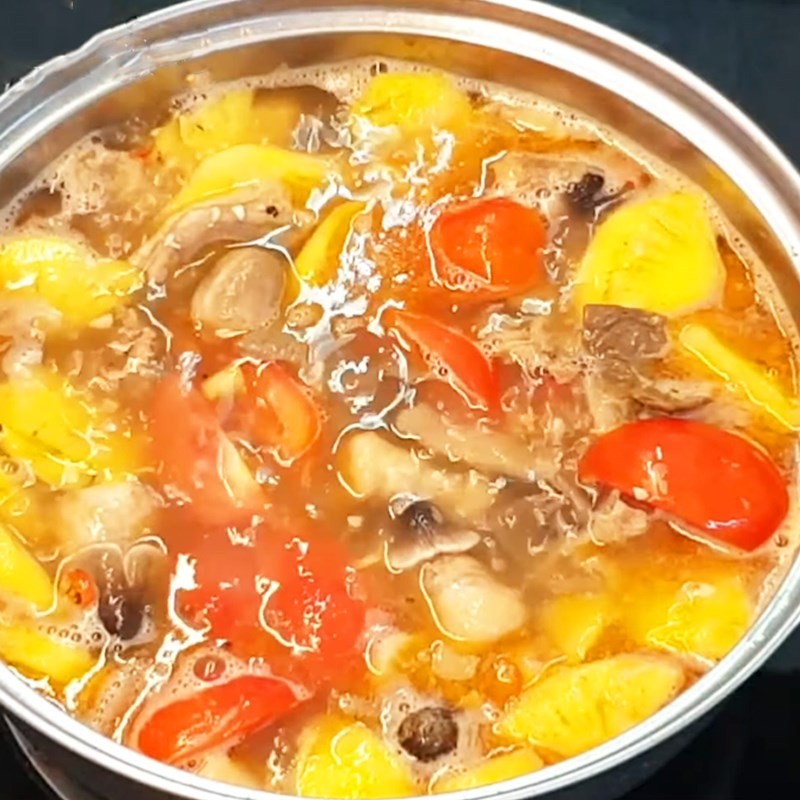 Lẩu lòng bò mềm, dứa thơm ngon bày trí đẹp mắt cùng các loại rau