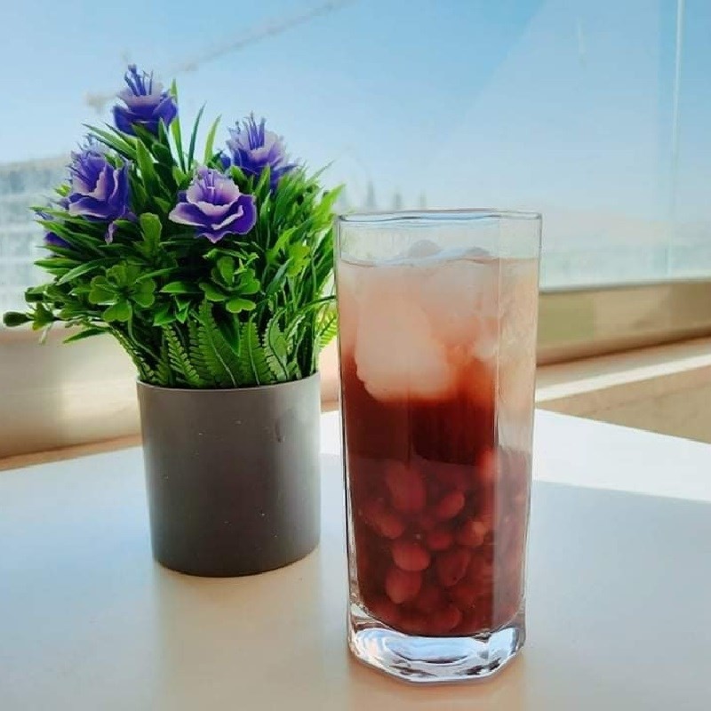 Chè đậu đỏ bột báng nước cốt dừa thành phẩm với đá mát lạnh