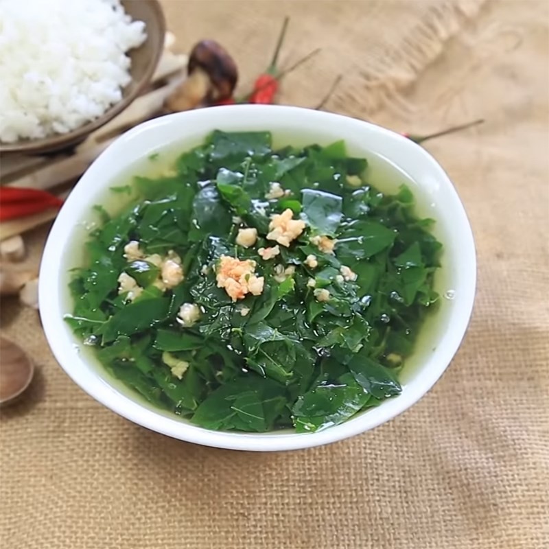 Thành phẩm món canh rau ngót nấu tôm sau khi hoàn thành, thơm ngon bổ dưỡng