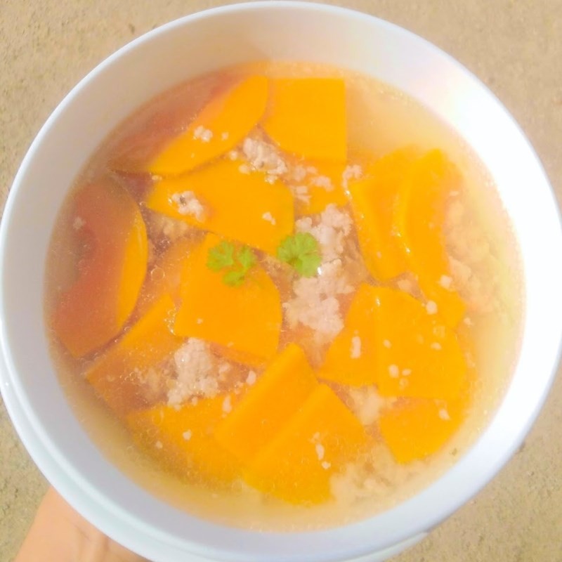 Canh bí đỏ thịt bằm thành phẩm đẹp mắt