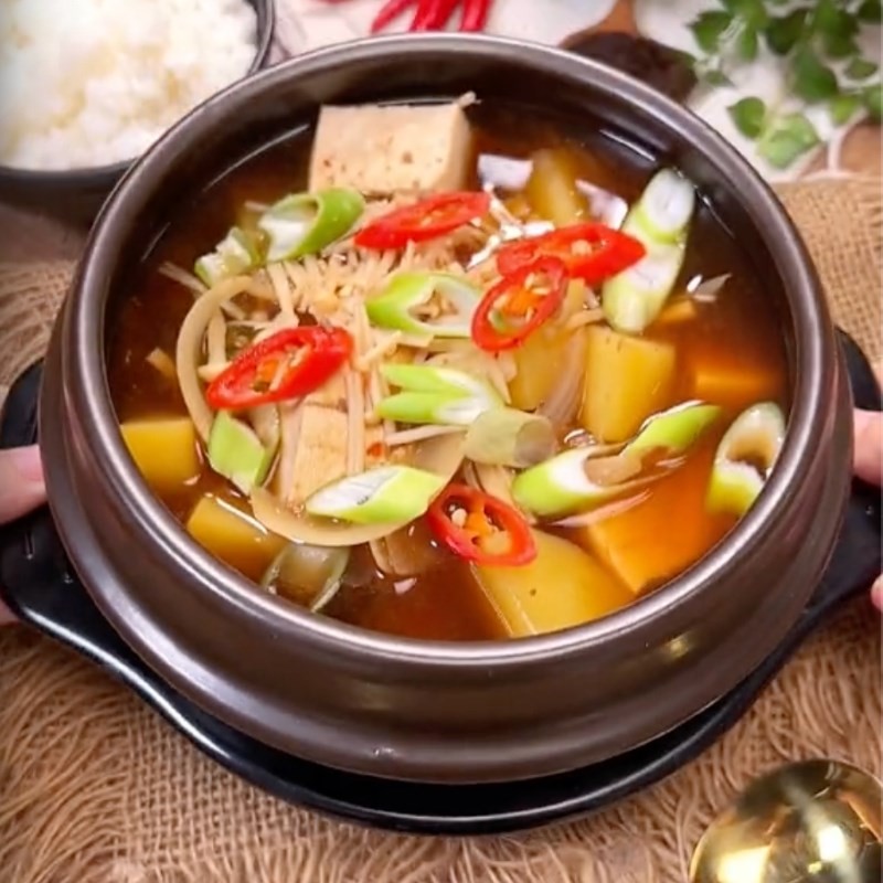 Bát canh đậu tương chay Hàn Quốc thơm ngon, thanh đạm và bổ dưỡng