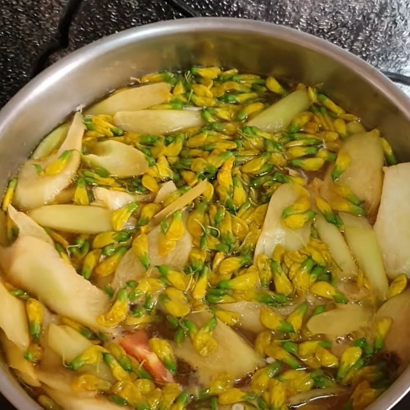 Tô canh chua cá chẽm nóng hổi, thơm ngon