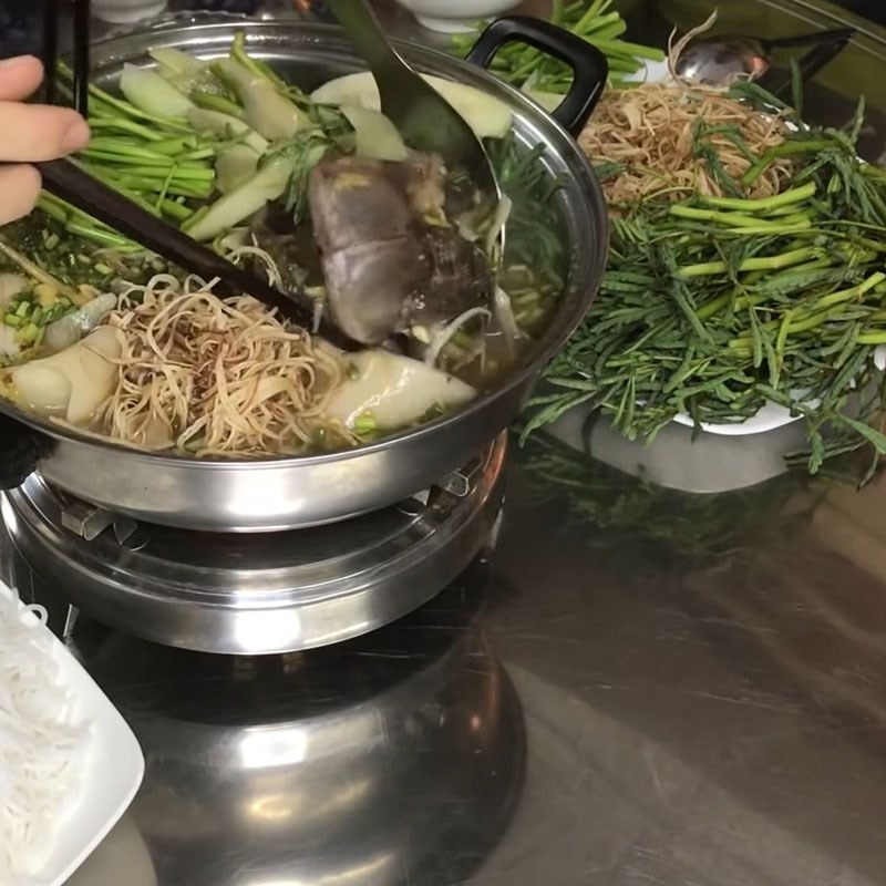 Thành phẩm lẩu mắt cá ngừ đại dương măng chua thơm ngon