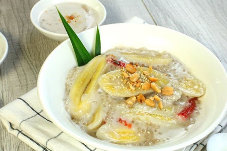 Chè chuối khoai mì nước cốt dừa dẻo thơm, nóng hổi hấp dẫn