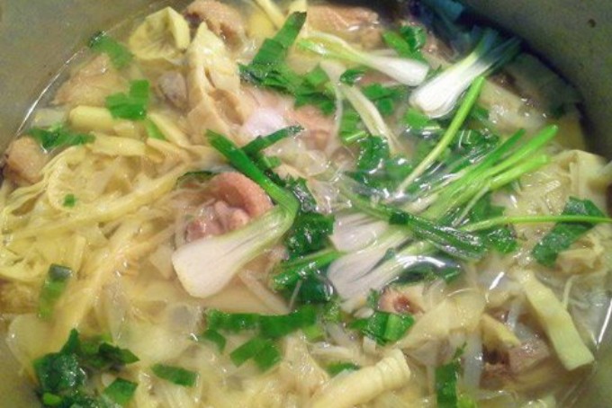 thành phẩm lẩu cá tầm thơm ngon