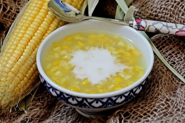 Bắp Mỹ vàng ươm, một lựa chọn thay thế trong cách làm chè bắp Huế