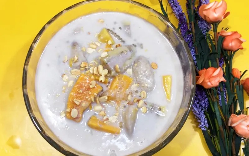 Chè chuối chưng khoai lang và khoai môn, công thức nấu chè chuối không bị chát giàu dinh dưỡng.