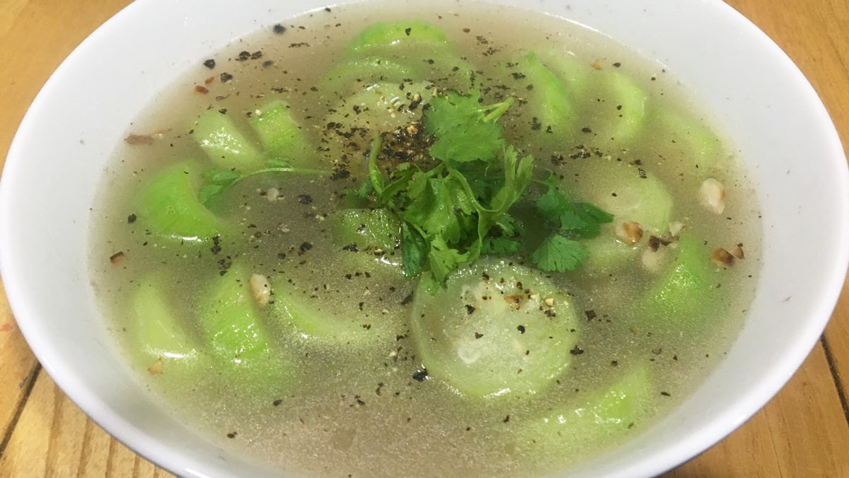 Món canh mướp lạc thơm ngon, thanh mát chuẩn vị