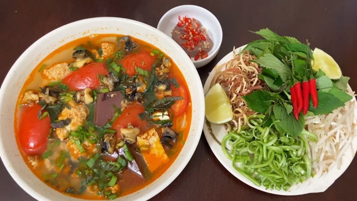Bún riêu cua ốc miền Bắc thơm ngon đậm đà
