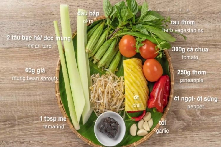 Chuẩn bị các loại rau củ và cá hú tươi ngon để nấu món canh chua măng cá hú