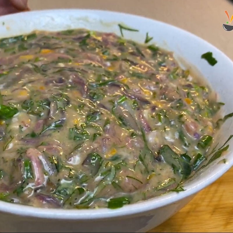 Trộn đều các nguyên liệu làm chả rươi
