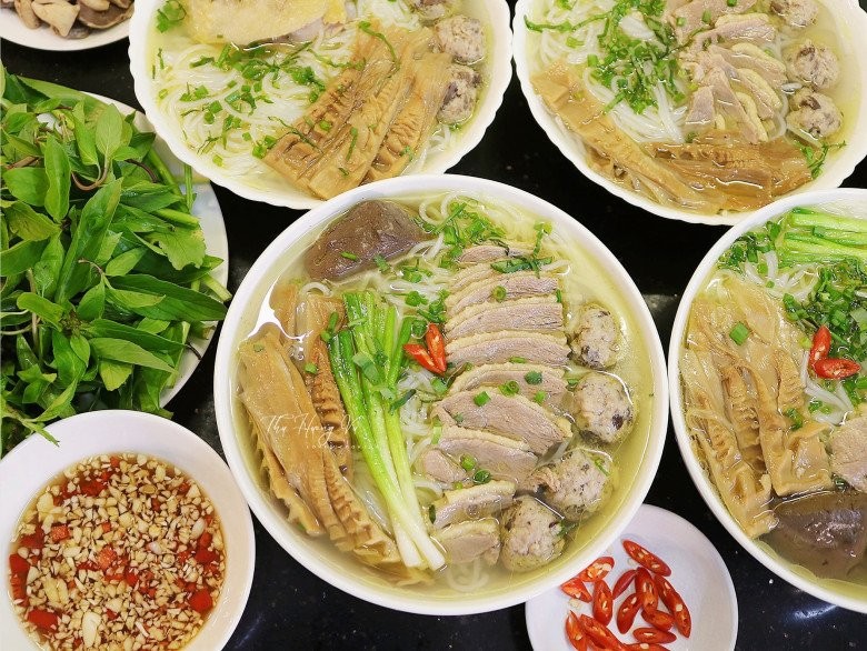 Miến ngan nóng hổi, thanh ngọt, sự lựa chọn tuyệt vời cho thực đơn món nước cuối tuần.