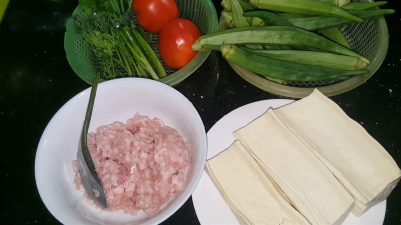 Nguyên liệu chính cho món canh đậu bắp thịt viên