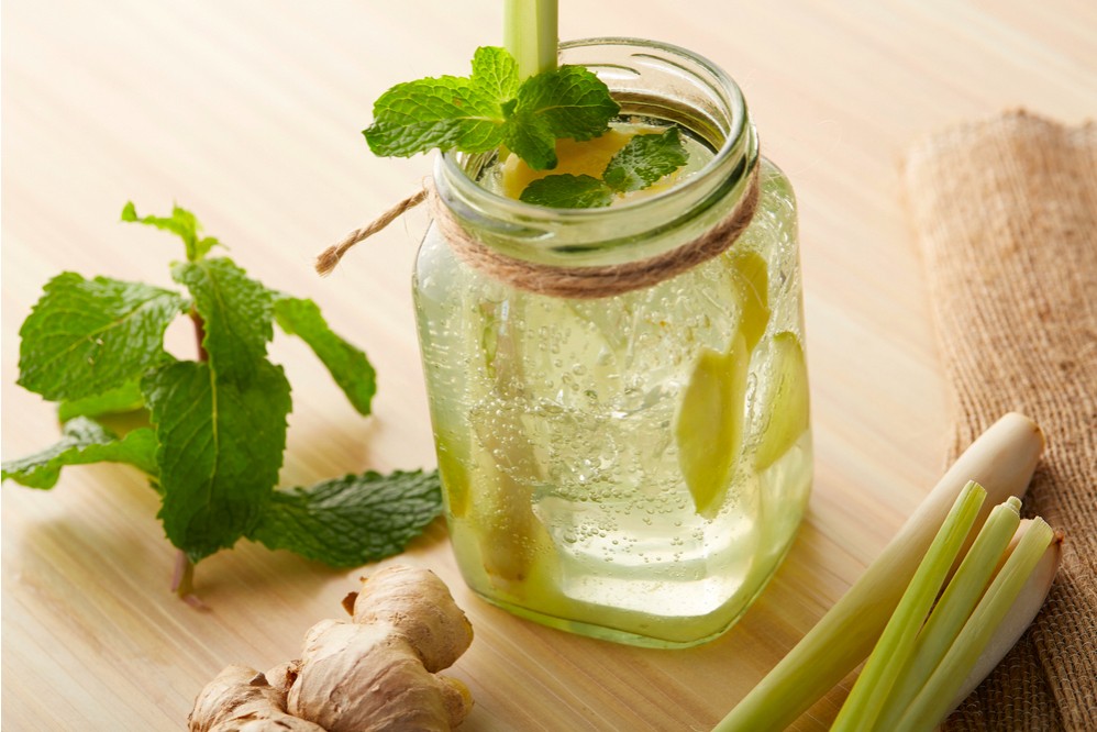 Hướng dẫn cách nấu nước sả giảm cân cùng gừng tươi