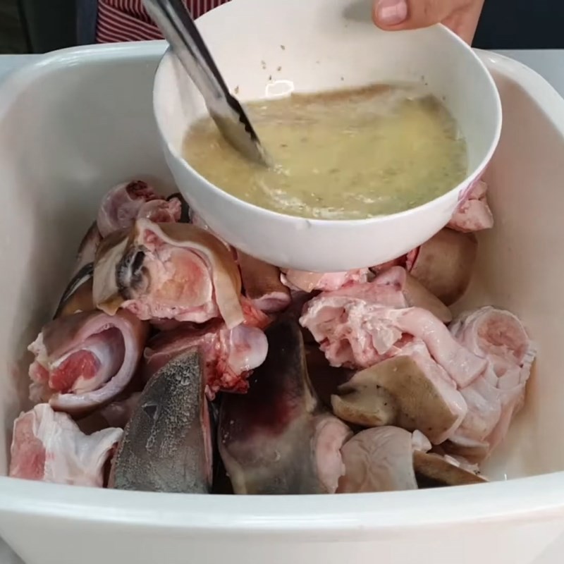 Ướp dựng bò với nước gừng xay