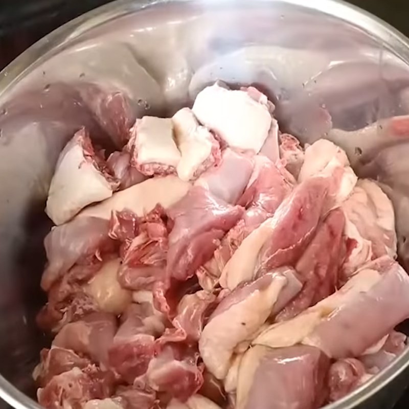 Ướp thịt vịt với gia vị