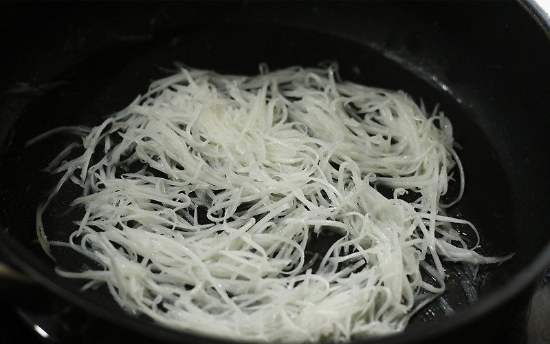 xào dừa sợi làm xôi cốm hạt sen