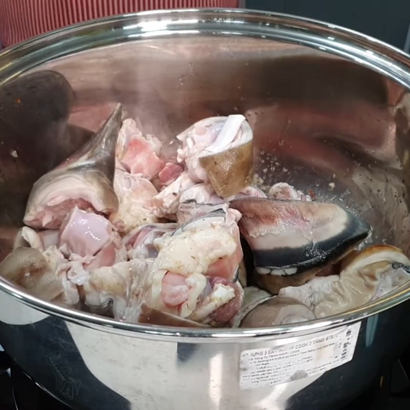 Xào dựng bò với hành tỏi