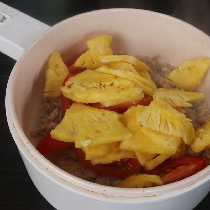 Bước 3 Xào rau củ Canh chua thịt băm